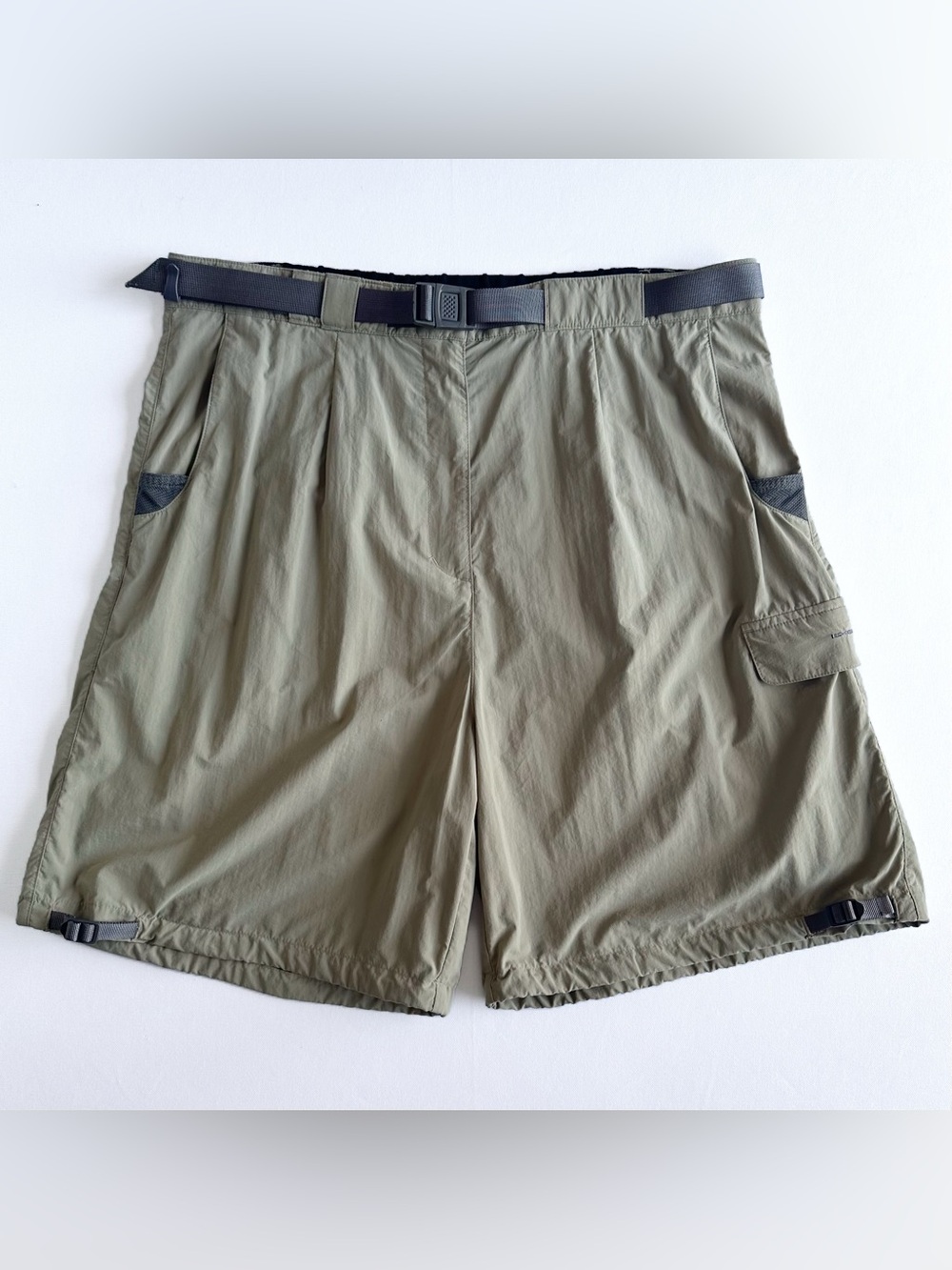 Adjustable Waist Sage Green High Waisted Women Cargo Shorts Attached Black Belt
